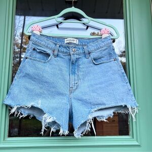 Abercrombie High Rise 90s Cutoff Denim Jean Shorts Distressed 28 / 6 Curve Love